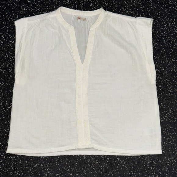 Faherty Tops - Faherty Womens Med White Organic Cotton Gauze Crochet V-Neck Top Boho Coastal